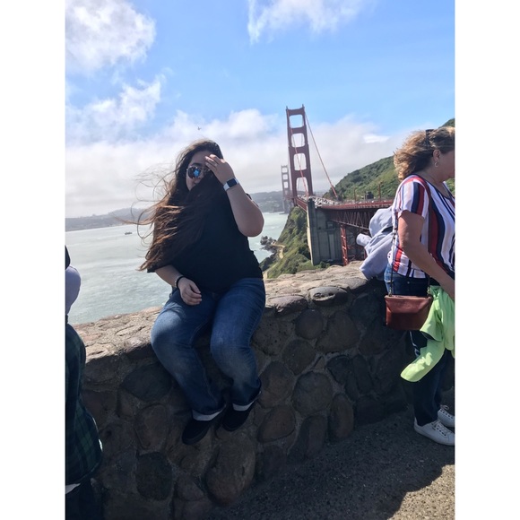 Meet your Posher, Laura - Picture 1 of 1